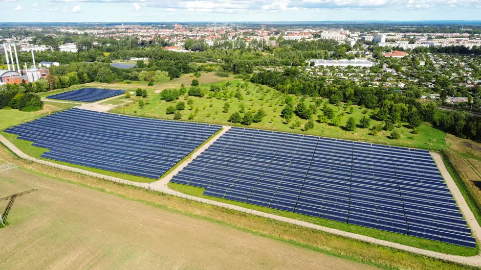 Erreichtung der größten Solarthermieanlage Deutschlands